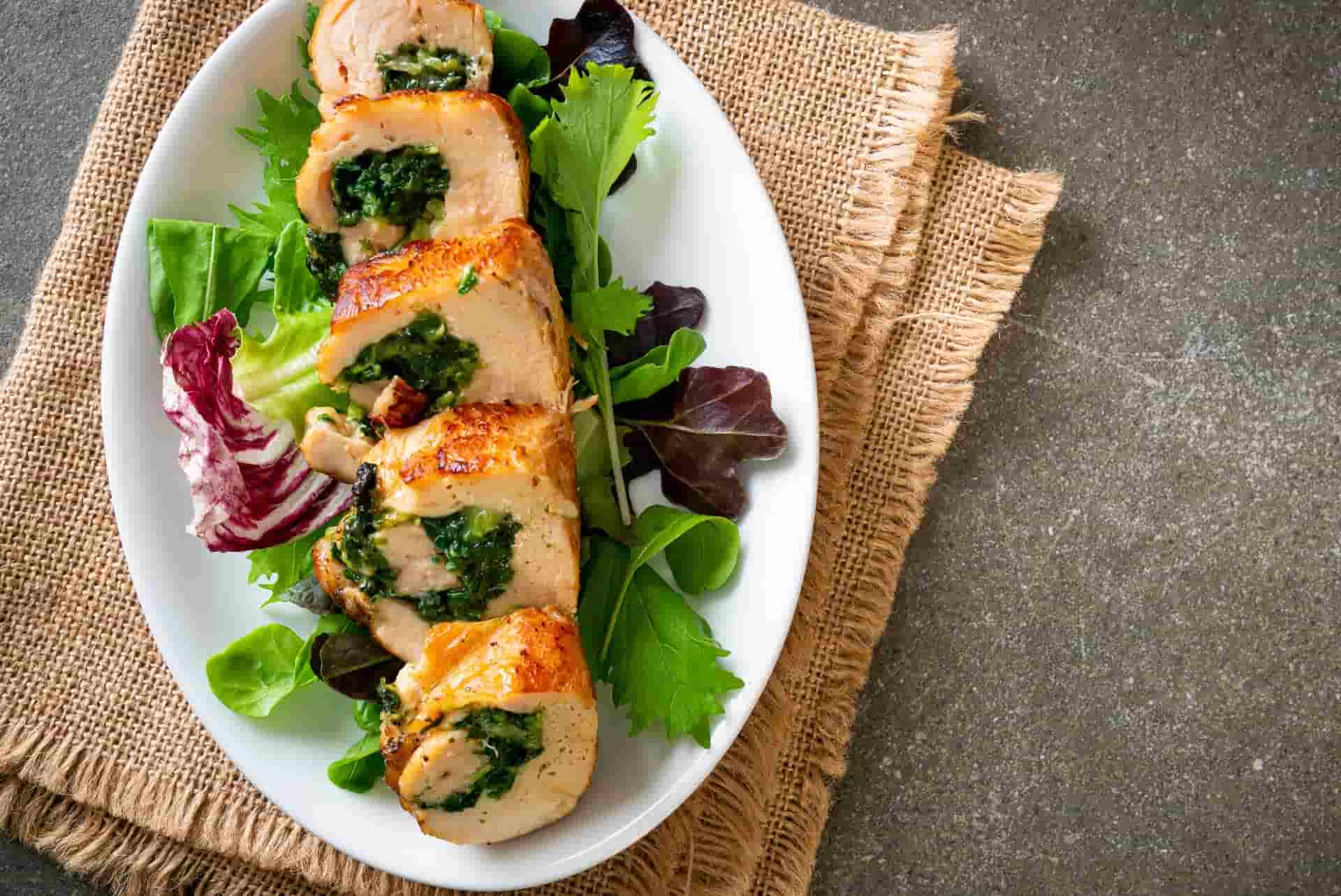 Tavuk Roulade (Ispanak ve Ricotta Dolgulu)