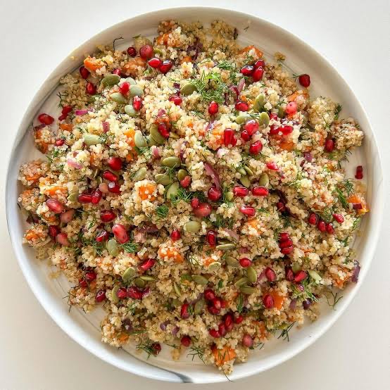 Nar Ekşili Kinoa Salatası