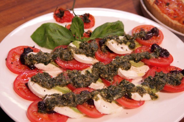Avokado & Mozzarella Salatası