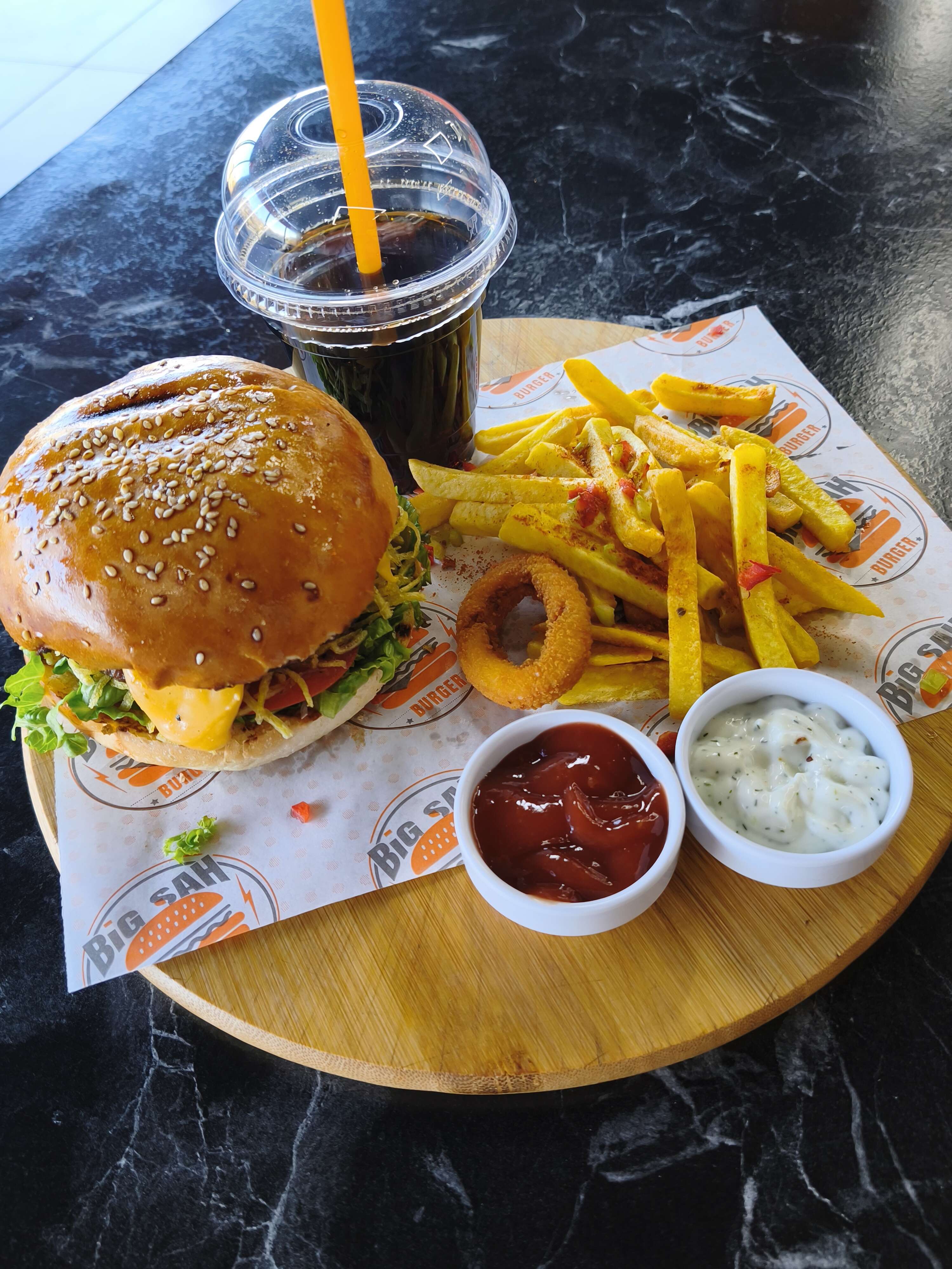 CHEESE BURGER