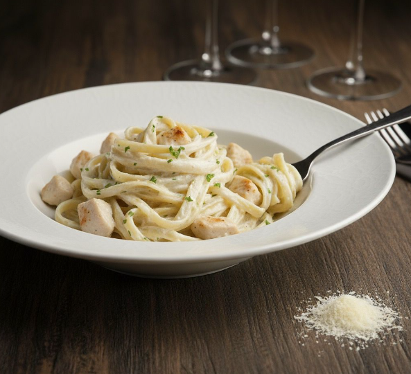 Kremalı Tavuklu Fettucine