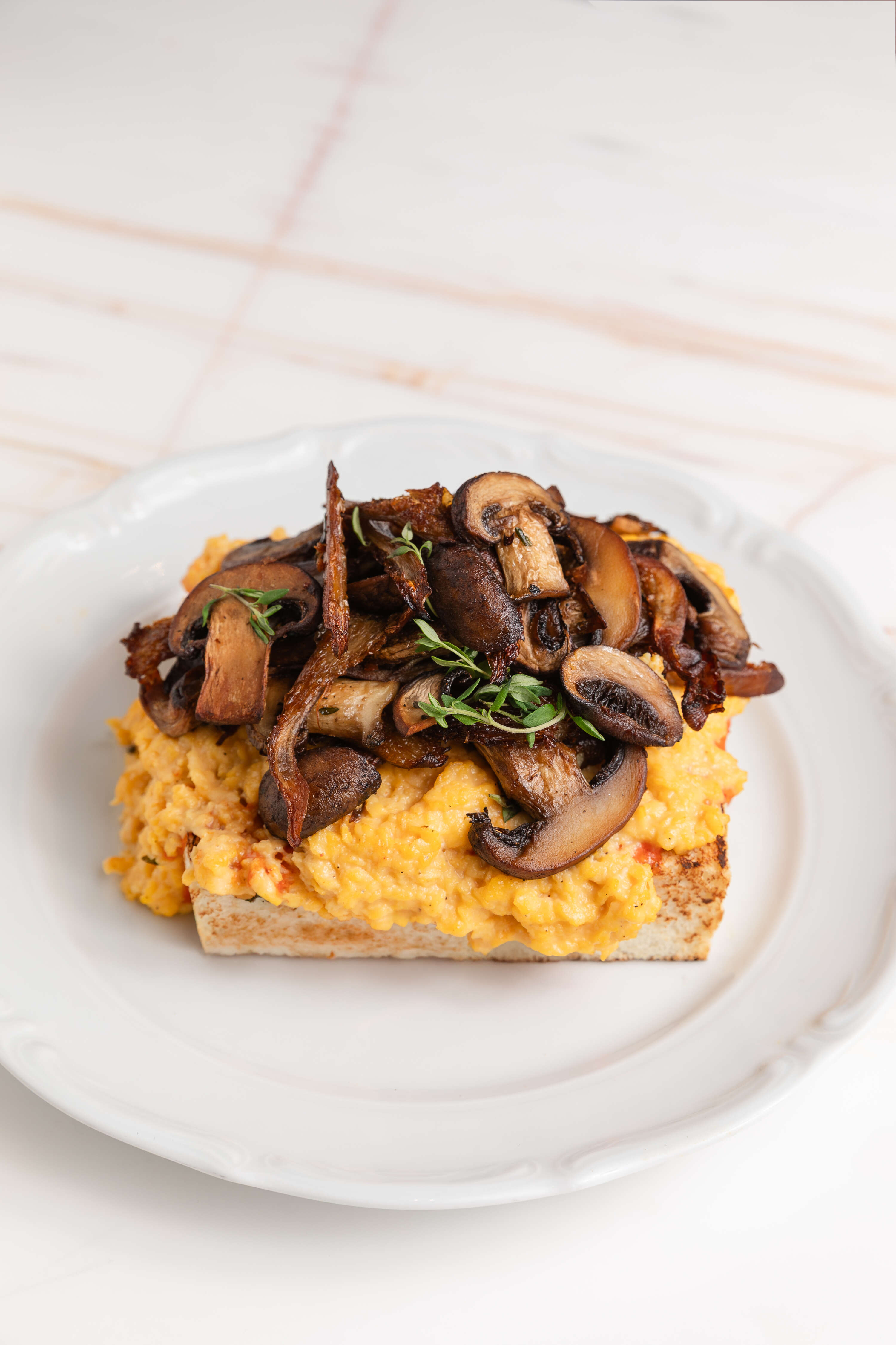 Mantarlı Çırpılmış Yumurta / Scrambled Egg with Mushroom