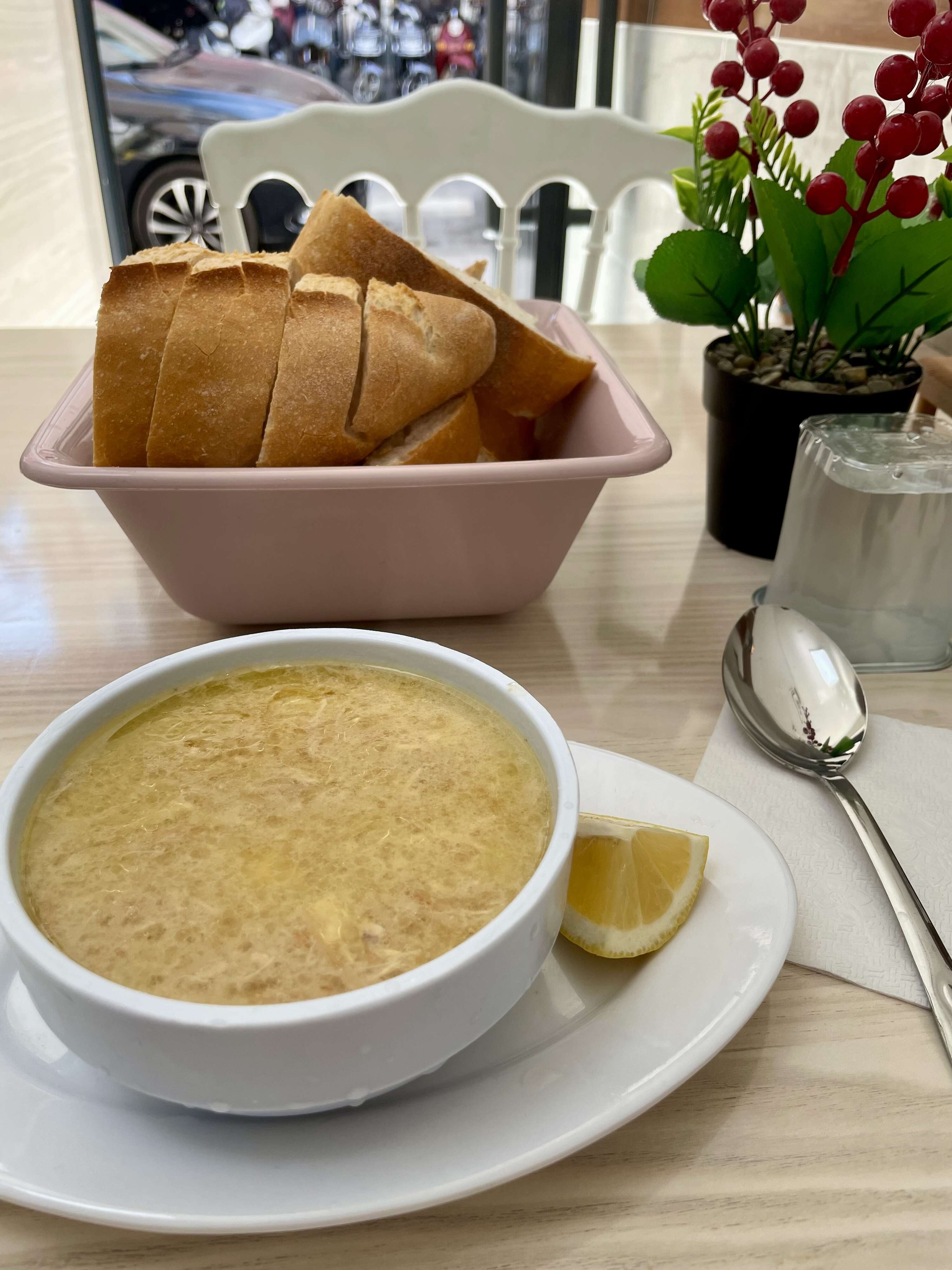 Tavuk Suyu Çorbası