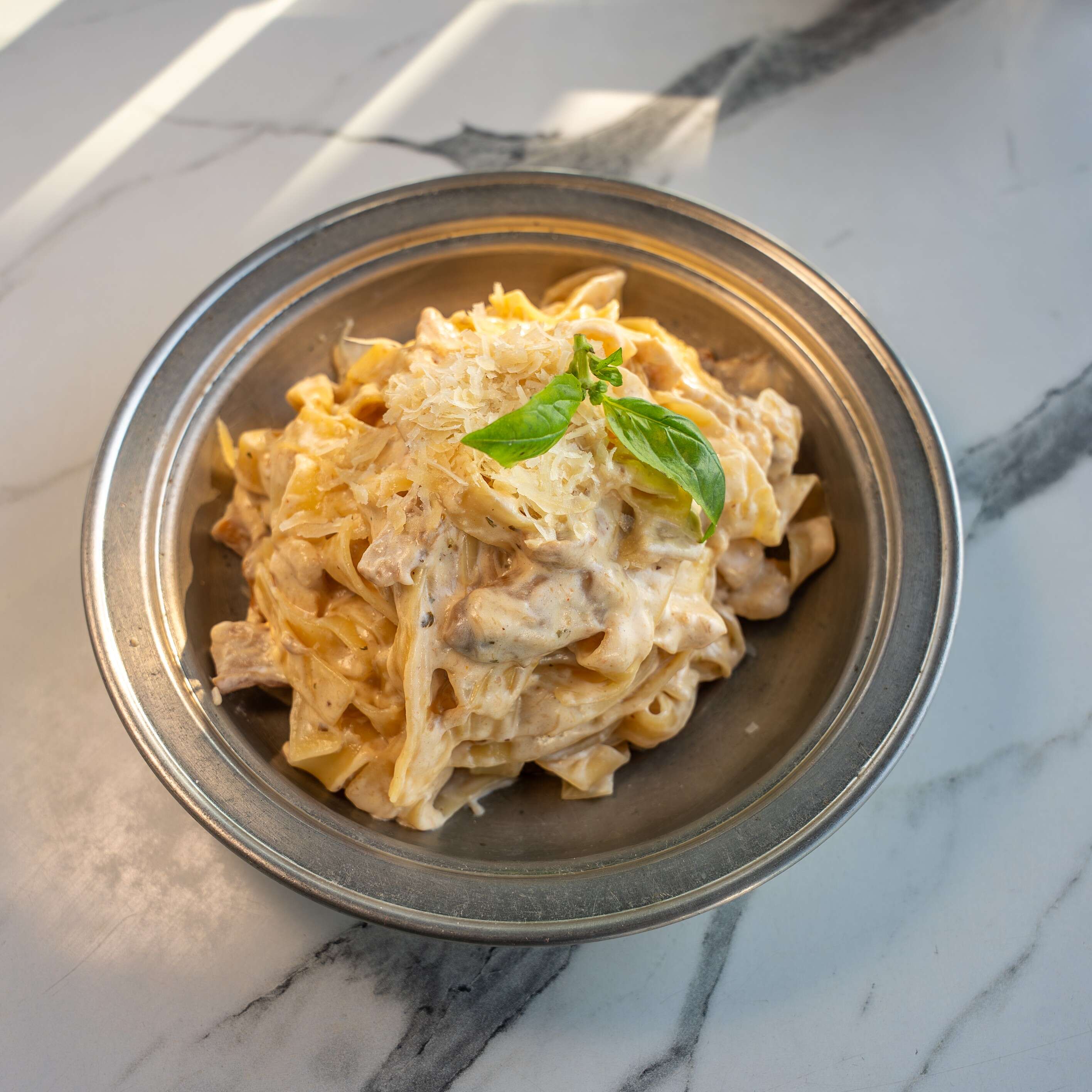 Chicken Fettuccine Porcini (Fettuccine Porçini Tavuk)