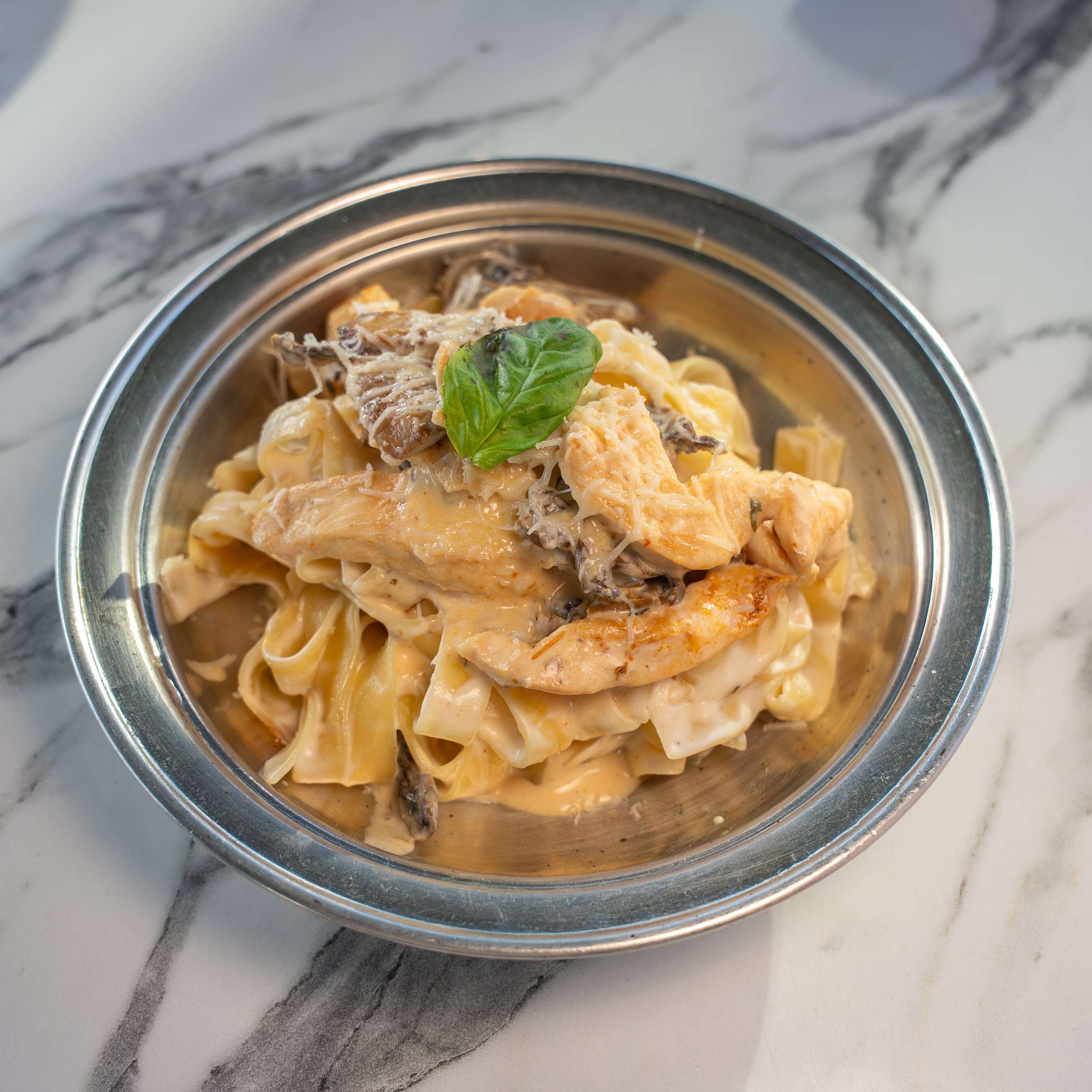 Fettuccine Mushroom Chicken (Fettucine Mantar Tavuk)