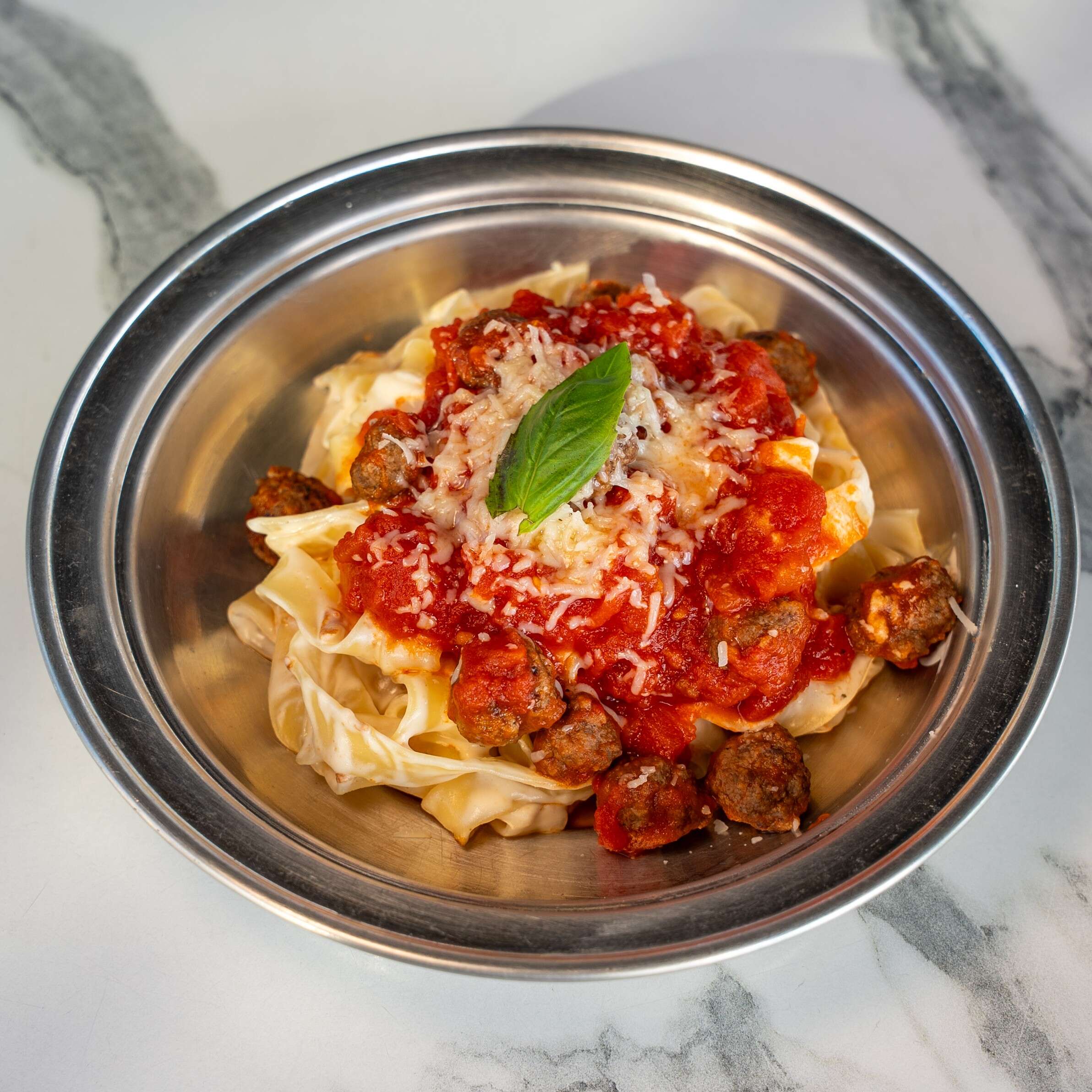 Fettuccine with Meatballs (Fettuccine Köfteli)