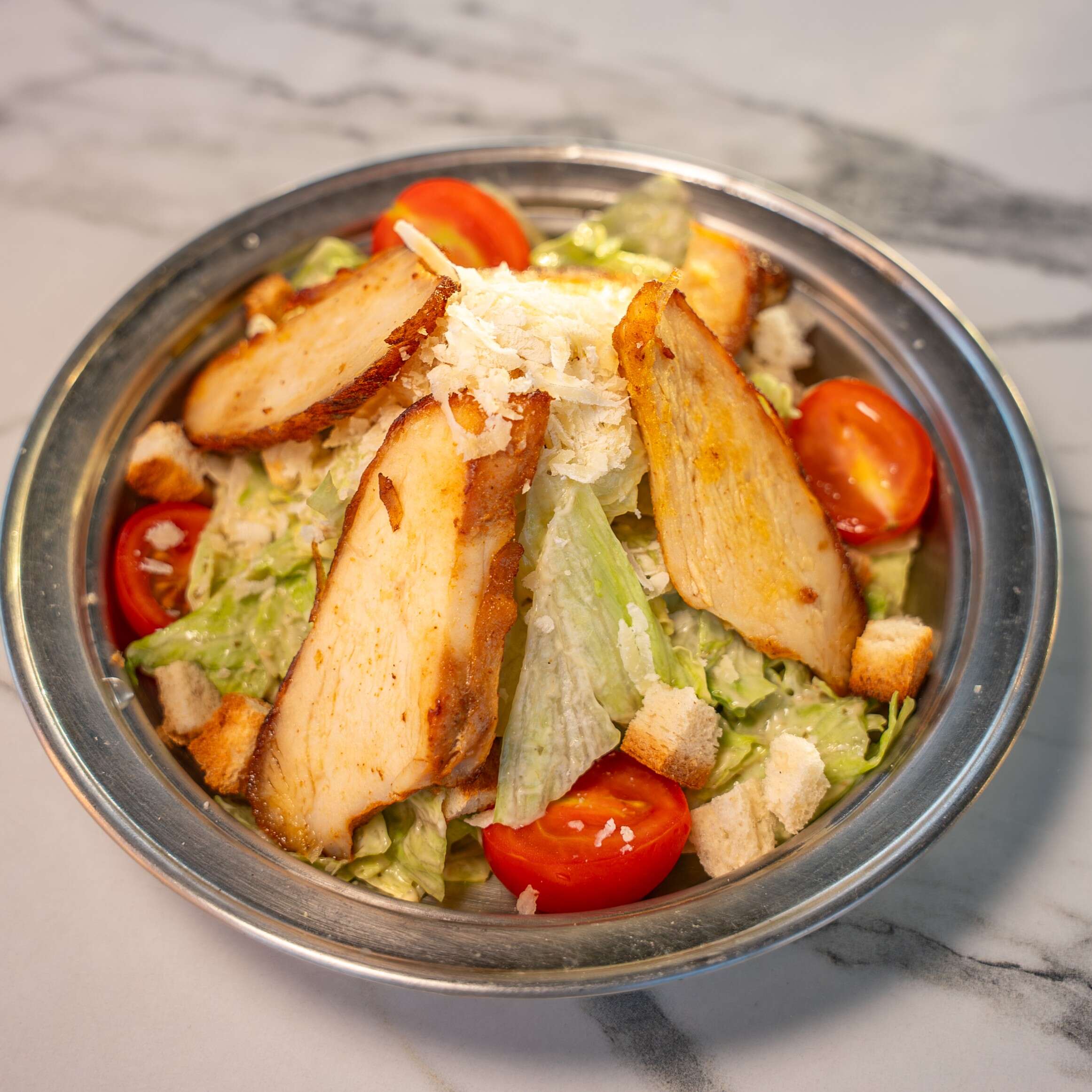 Sezar Salata Tavuklu (Ceasar Salad with Chicken)