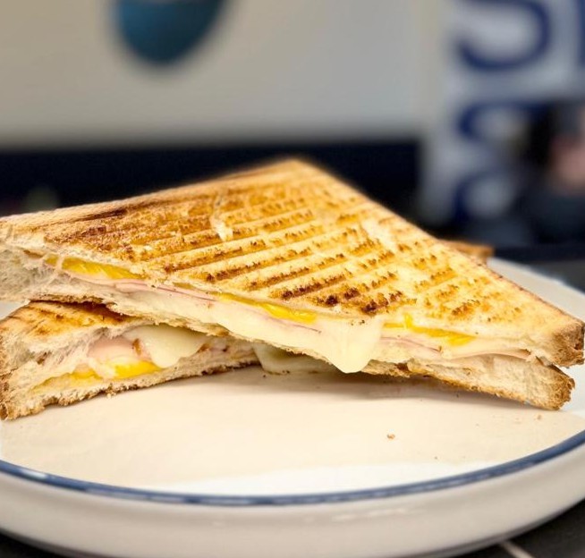 Hindi Fümeli Tost