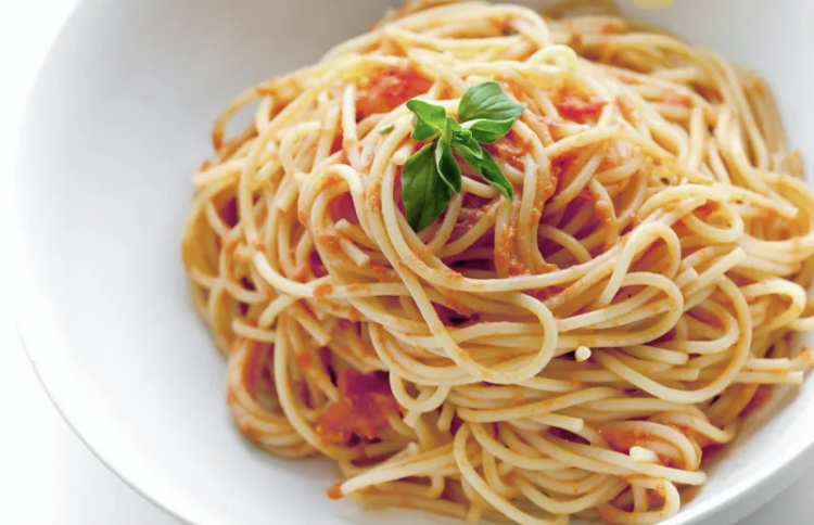 Pasta with Neapolitan sauce
