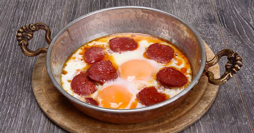 Sucuklu Yumurta