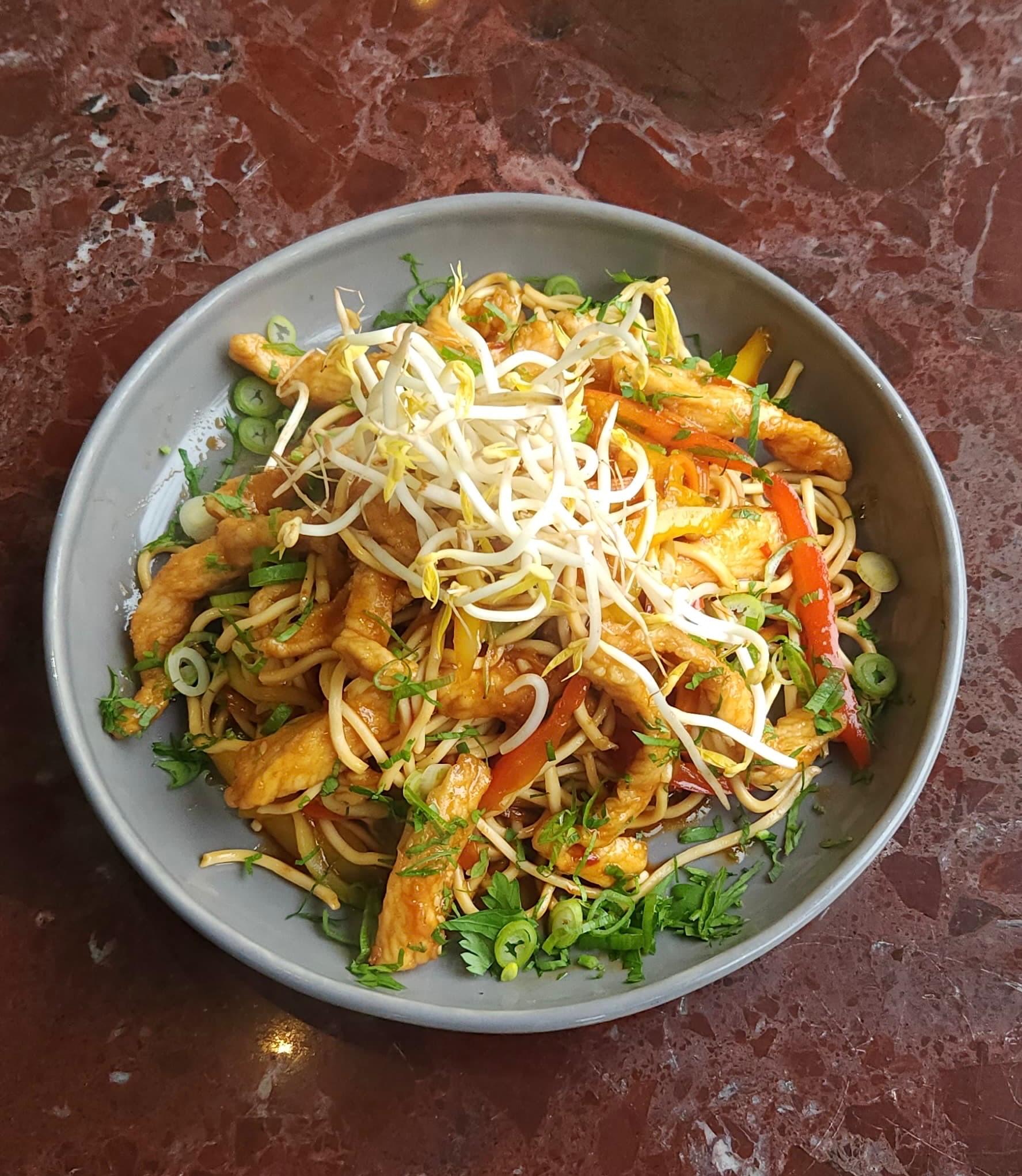 Tavuklu Noodle