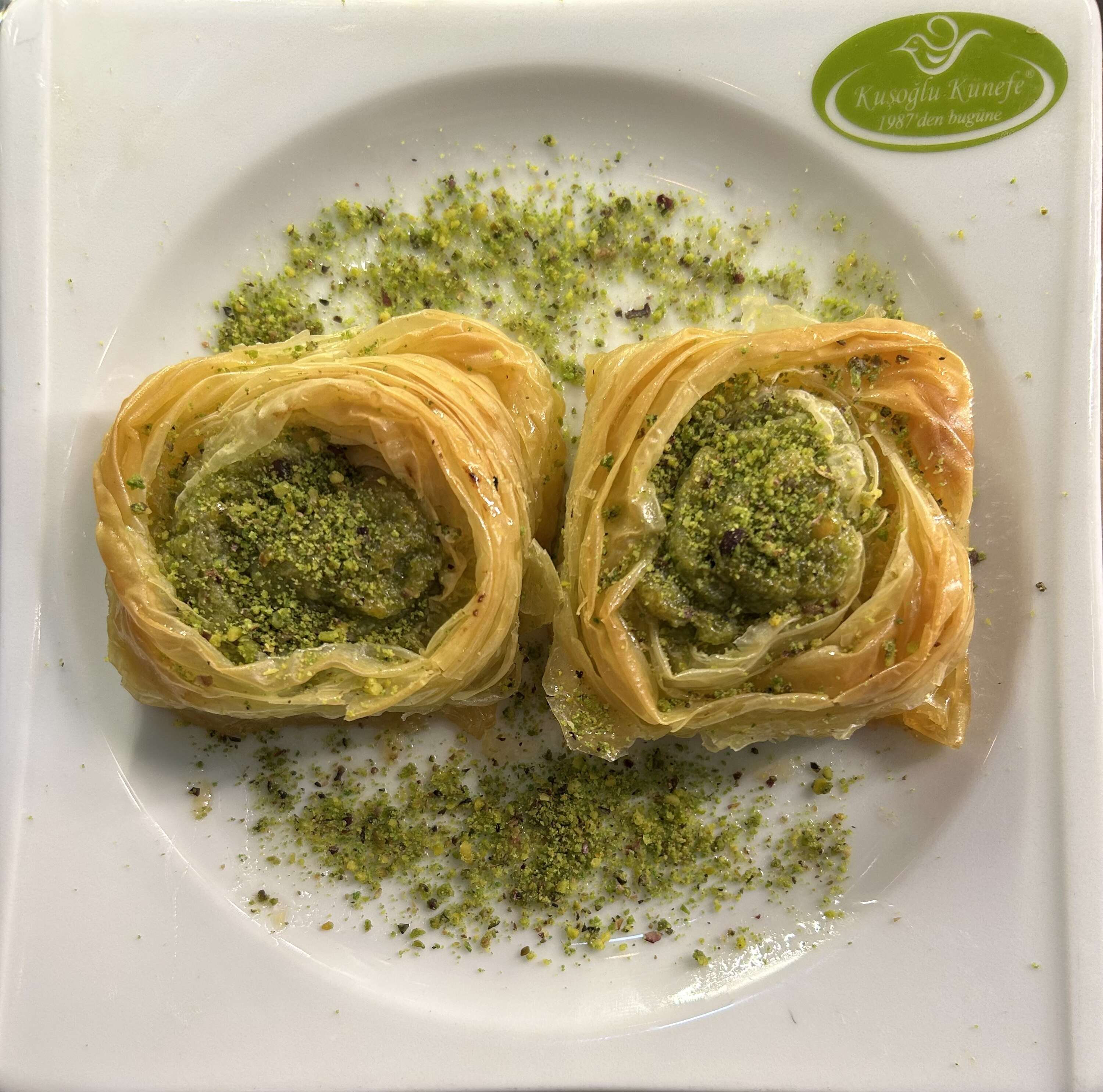 Rose baklava