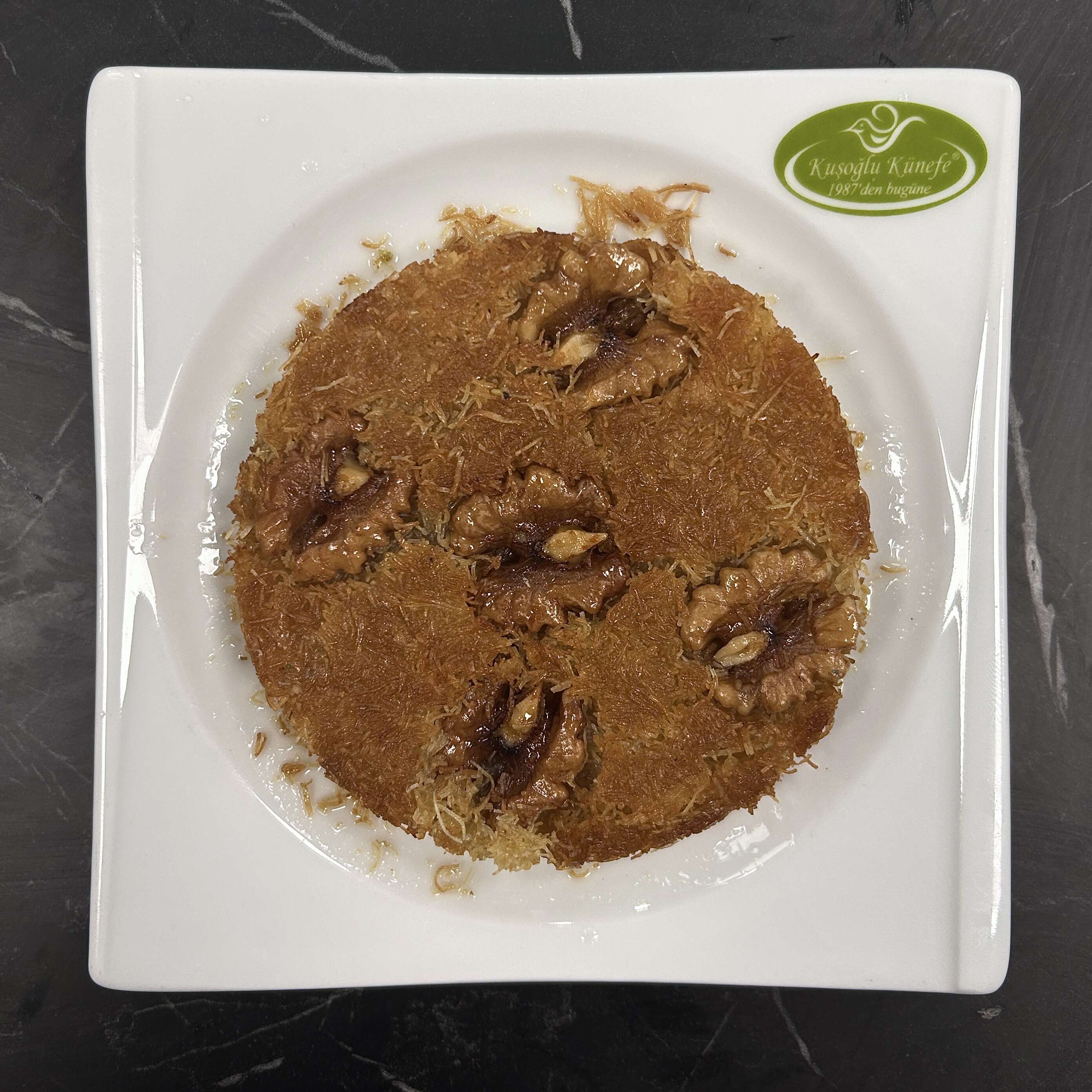 Walnut and cinnamon künefe