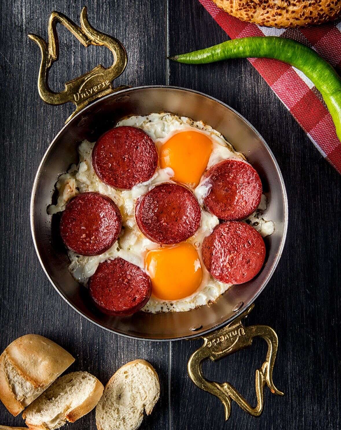 Eggs with Turkish sucuk