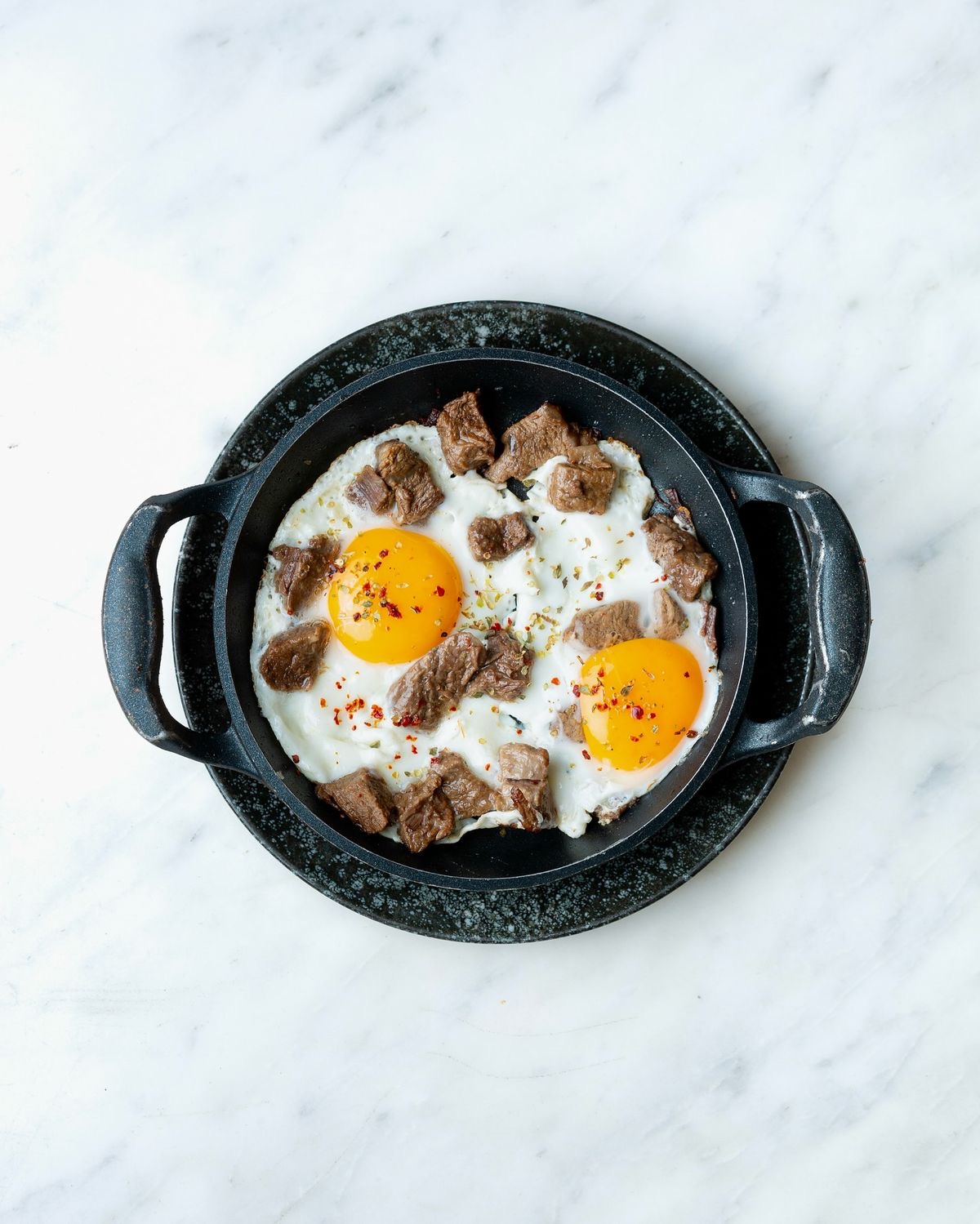 Eggs with kavurma