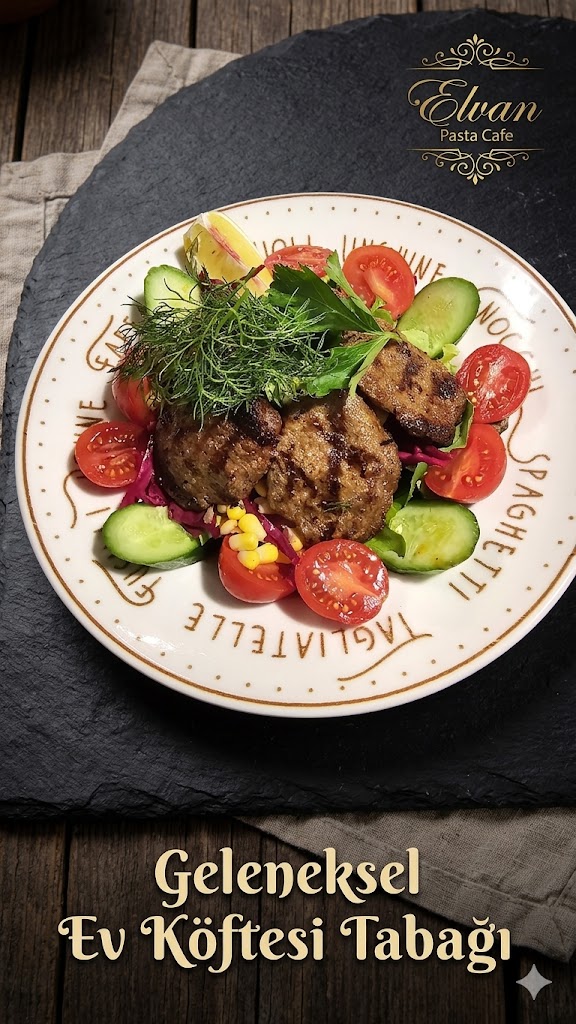 Köfteli Salata