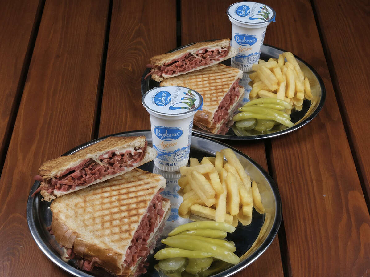 Ayvalık Toast Menu