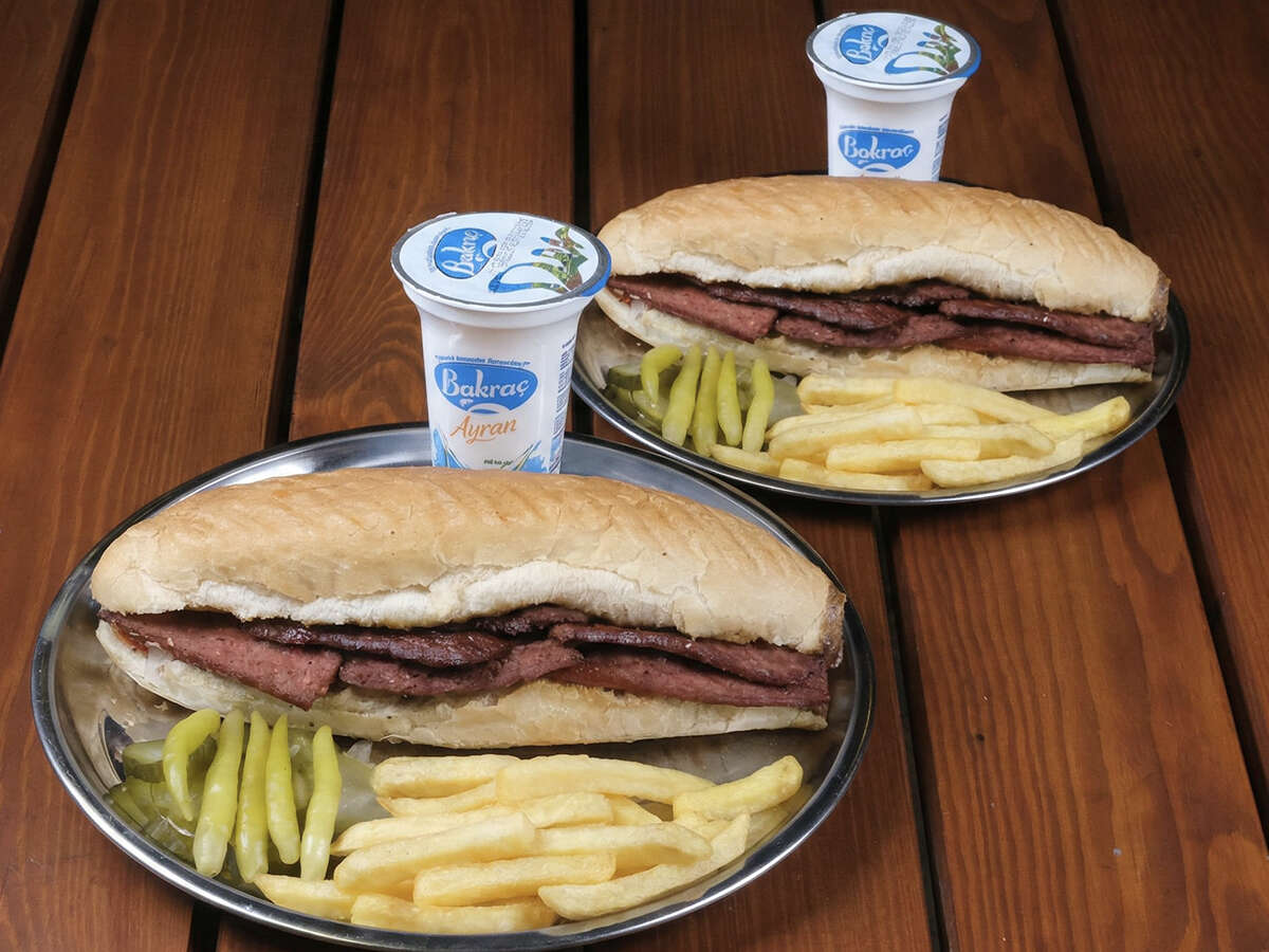 Sucuk ekmek meal