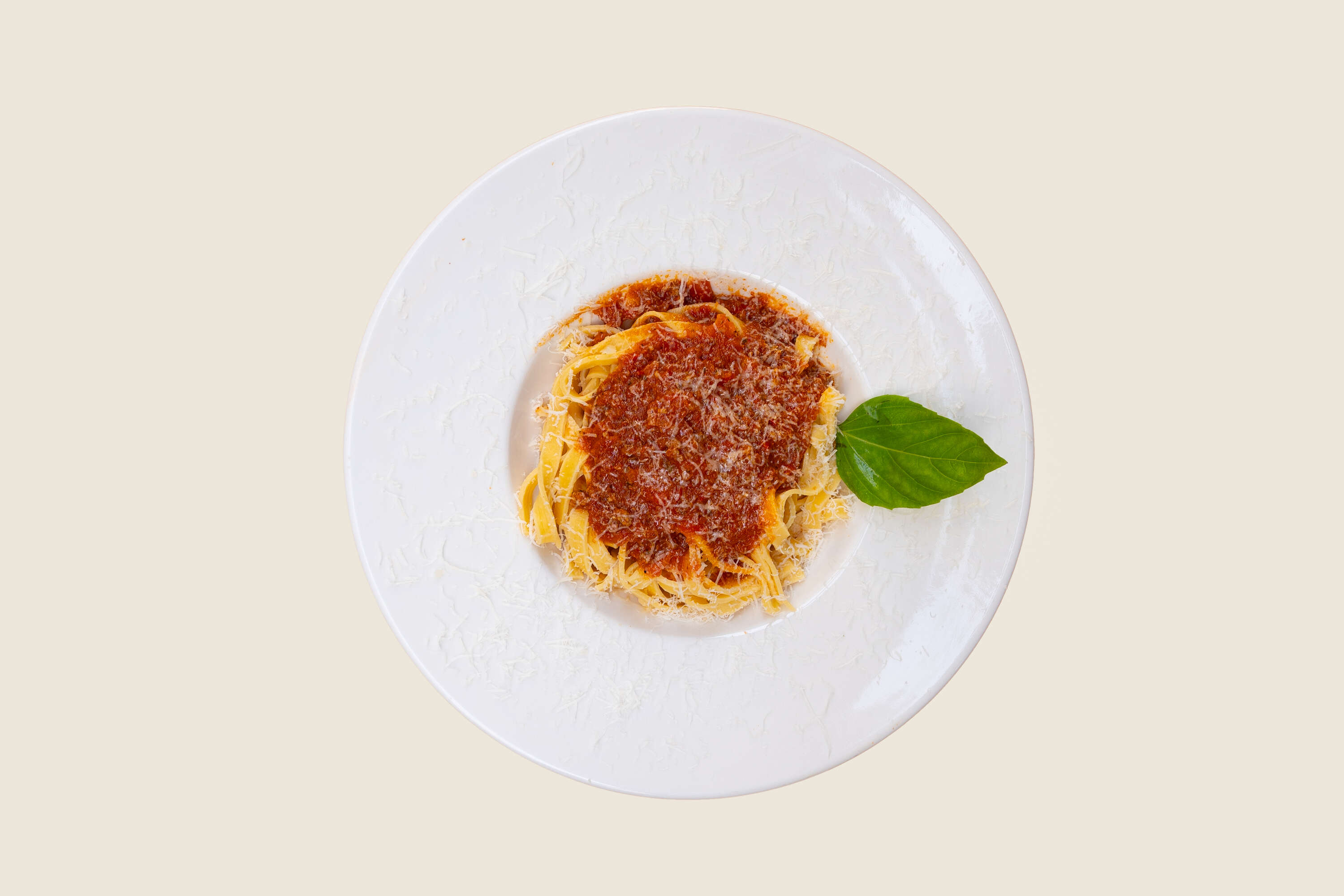 Parmesan Tekerinde Taze Makarnalar