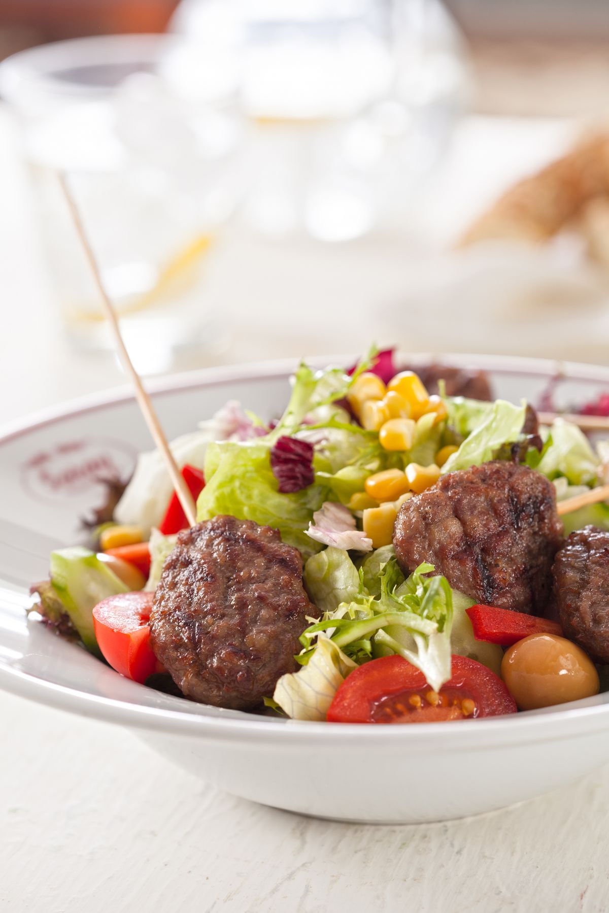 Köfteli Salata
