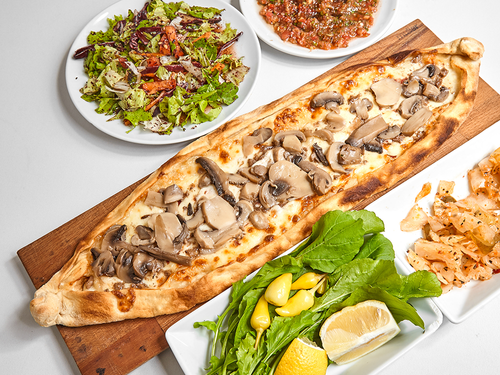 Kaşarlı Mantarlı Pide