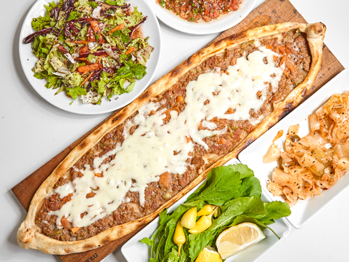 Kıymalı Kaşarlı Pide