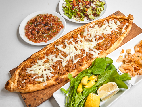 Kuşbaşılı Kaşarlı Pide