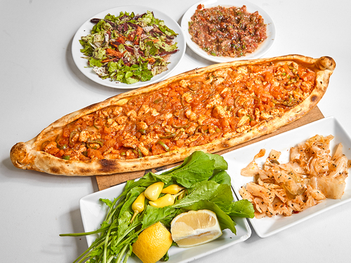 Tavuklu Pide