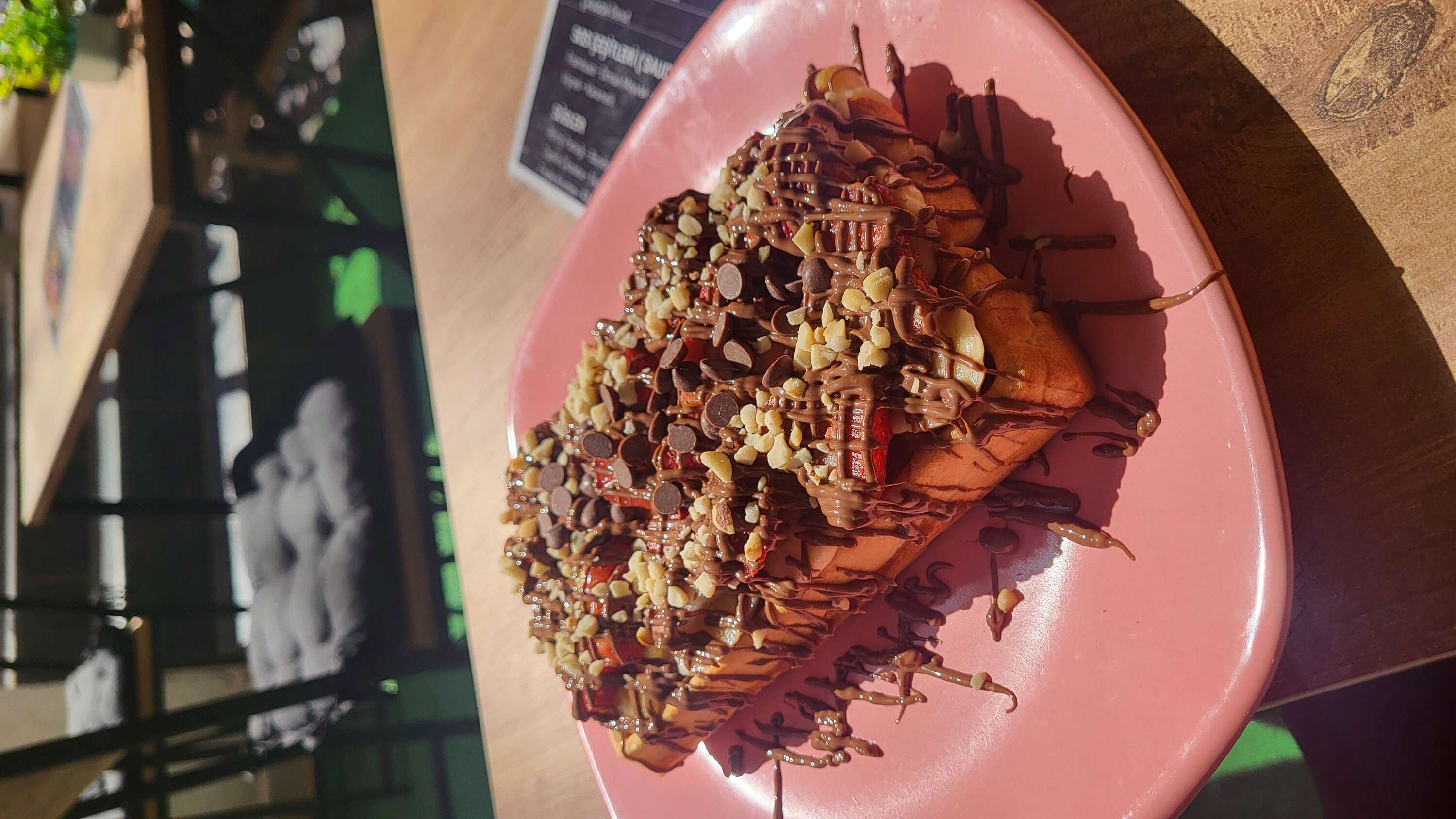 Sütlü Crunch Belçika Çikolatalı Waffle