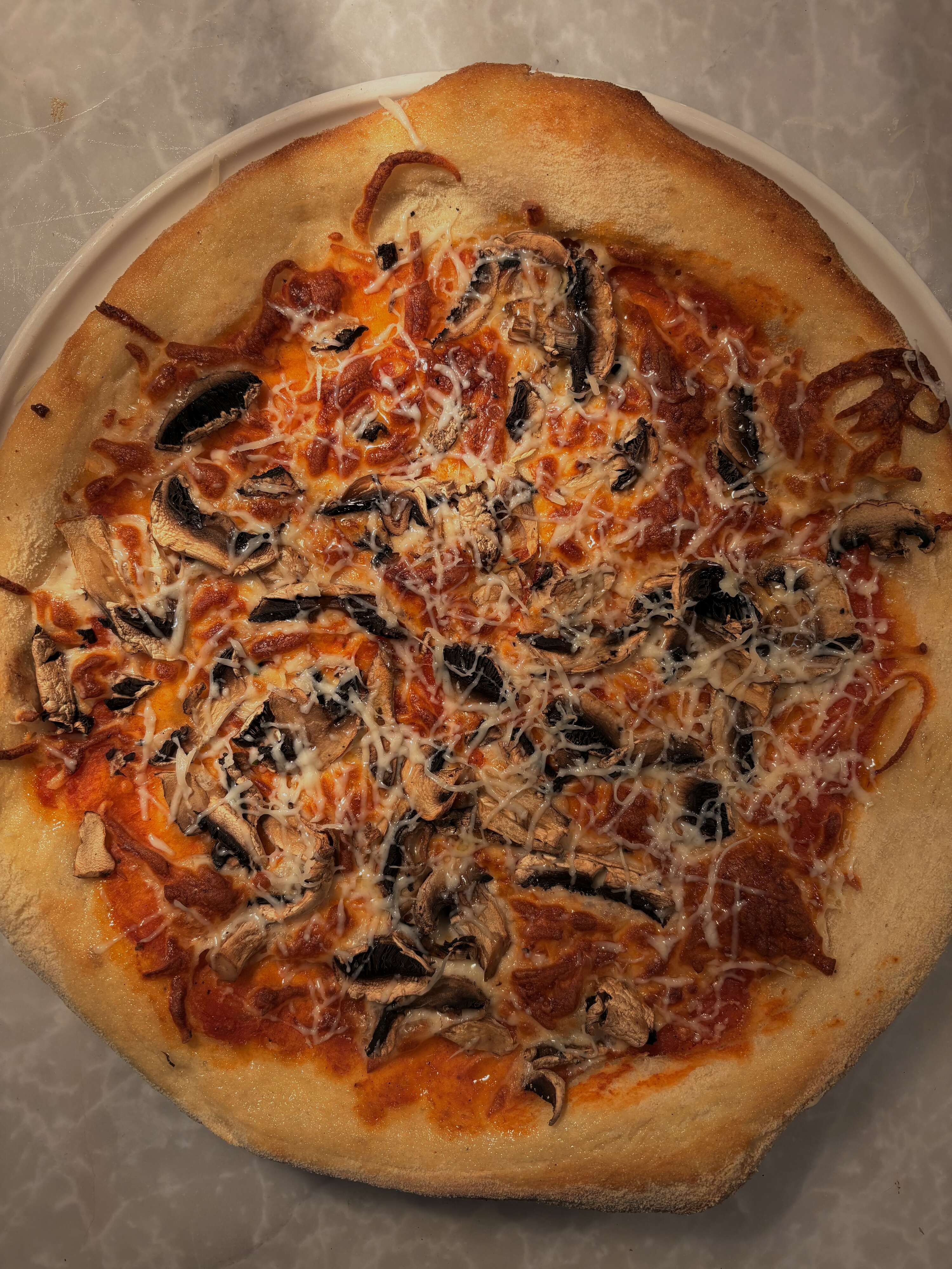 MANTARLI PİZZA