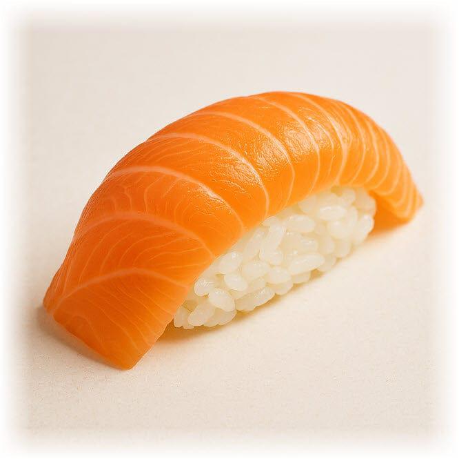 SALMON NIGIRI