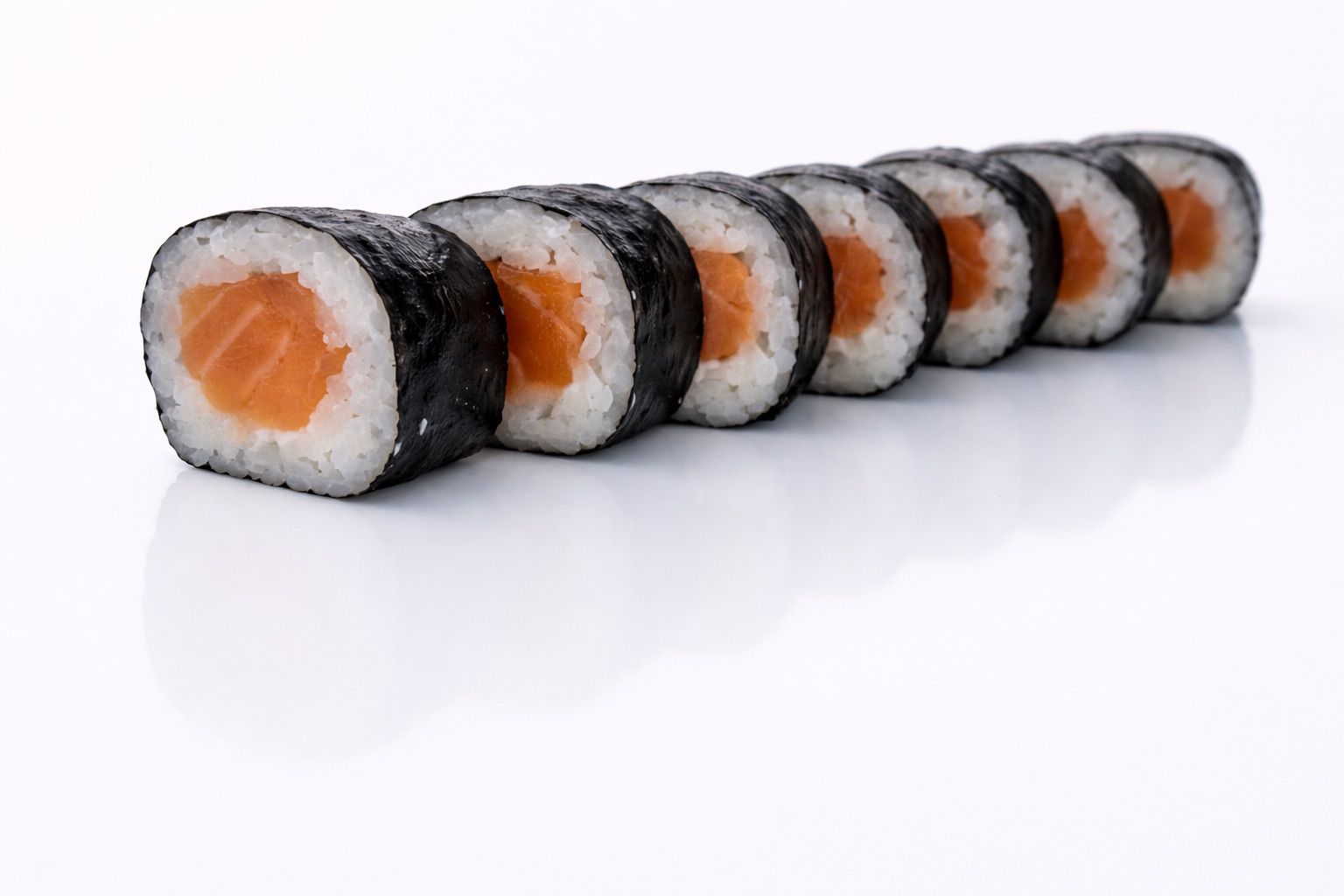 SALMON AVOKADO MAKI