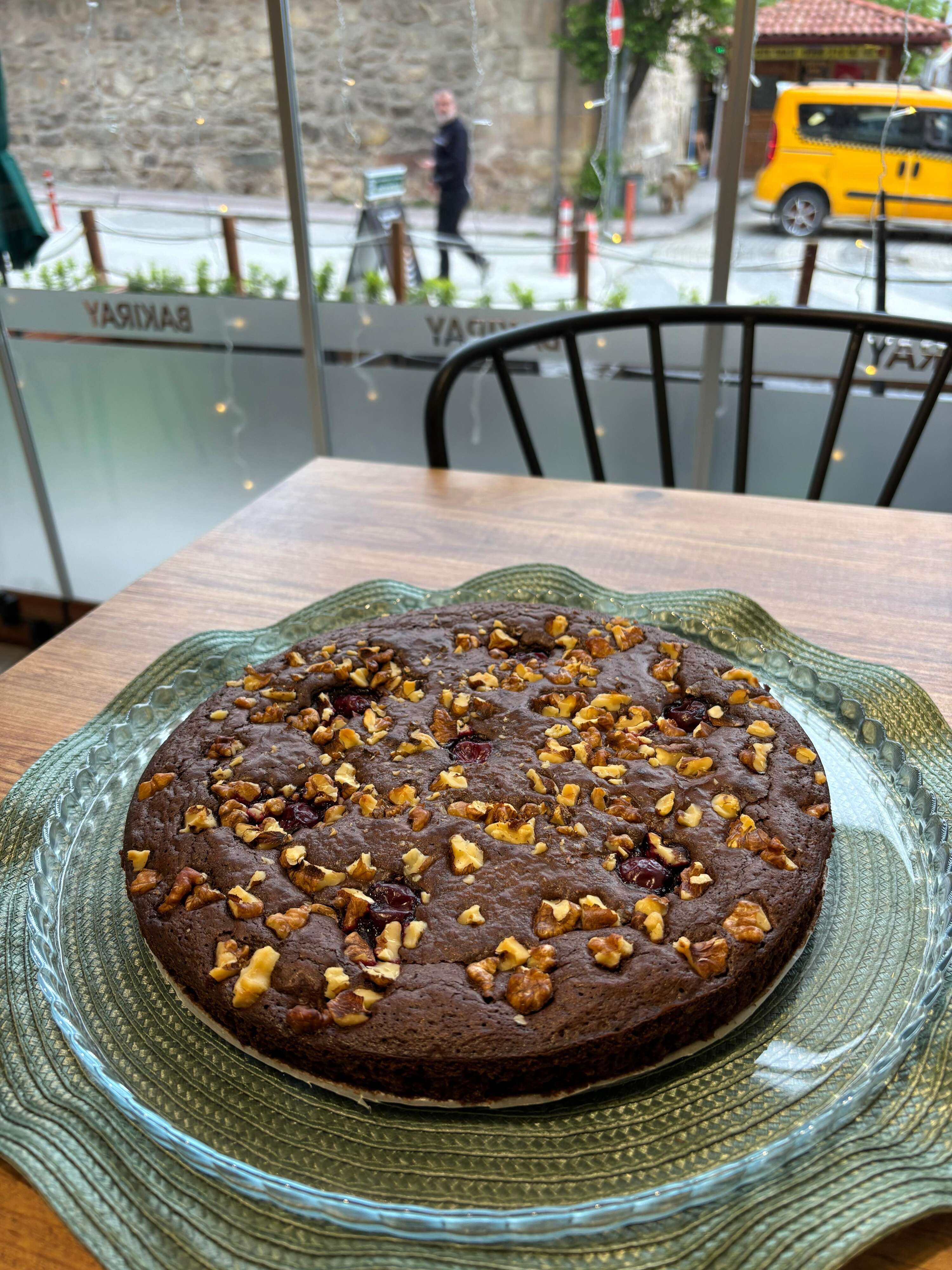 Cevizli&vişneli brownie