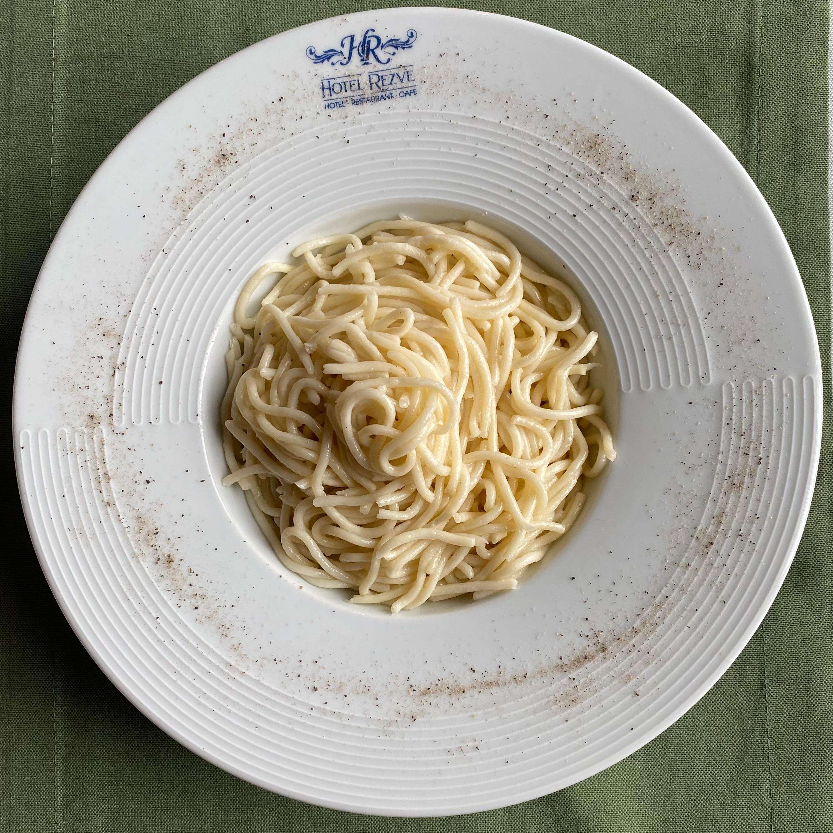 Sade Spagetti