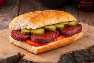Yarım Ekmek Arası Sucuk