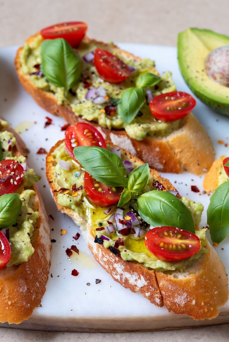 Avokadolu Bruschetta