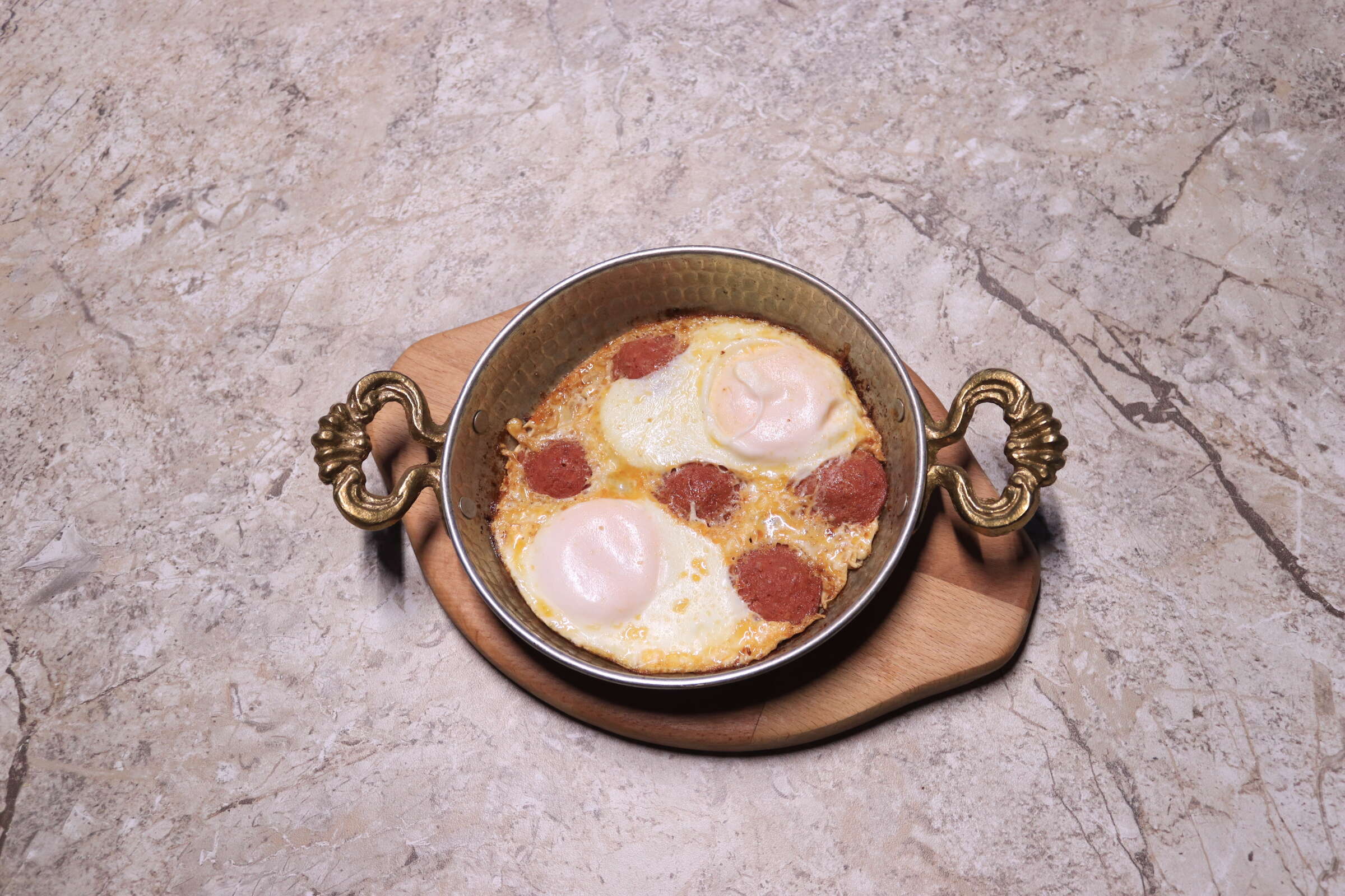 Sucuklu Yumurta