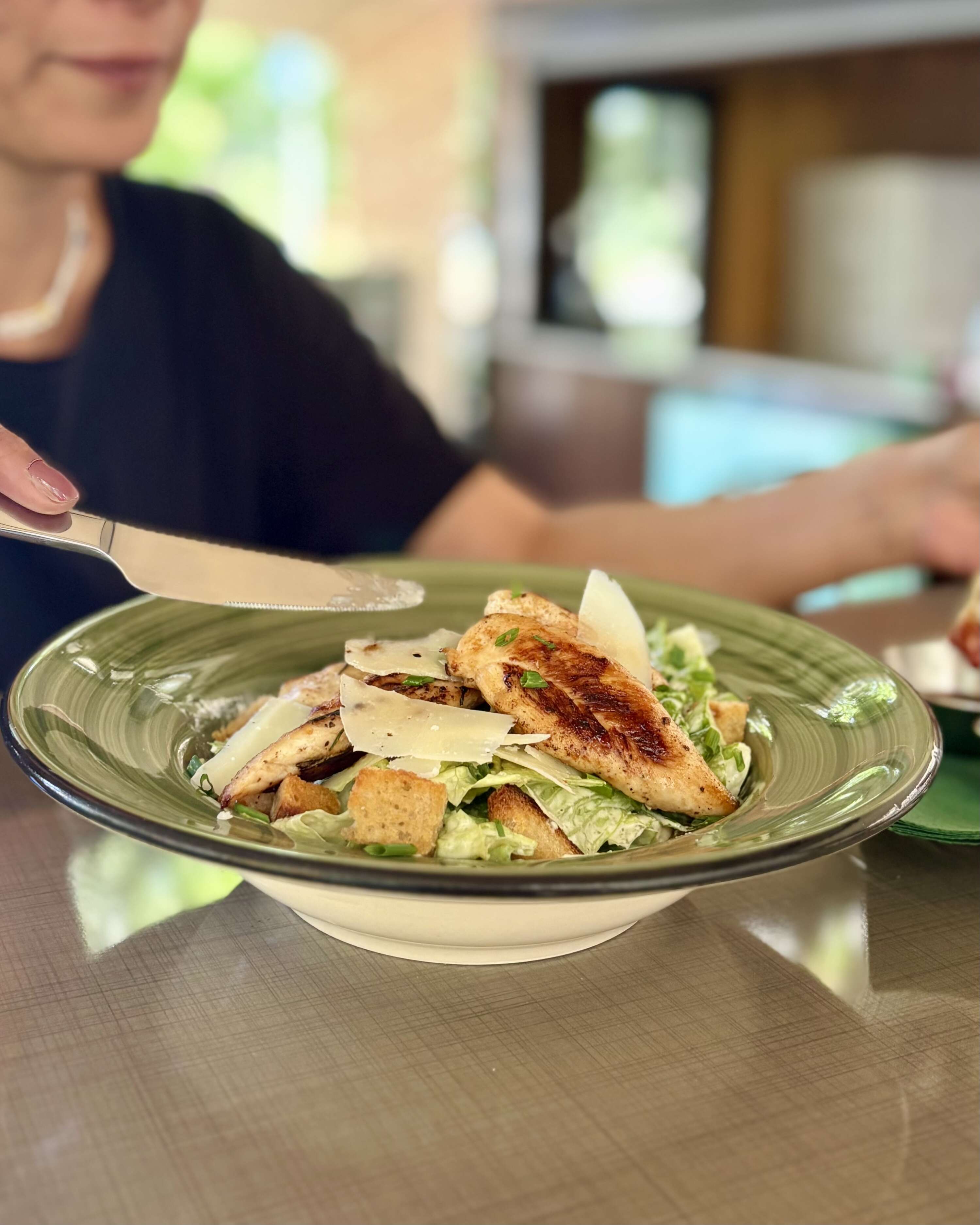 Tavuklu Sezar Salata / Chicken Caesar Salad