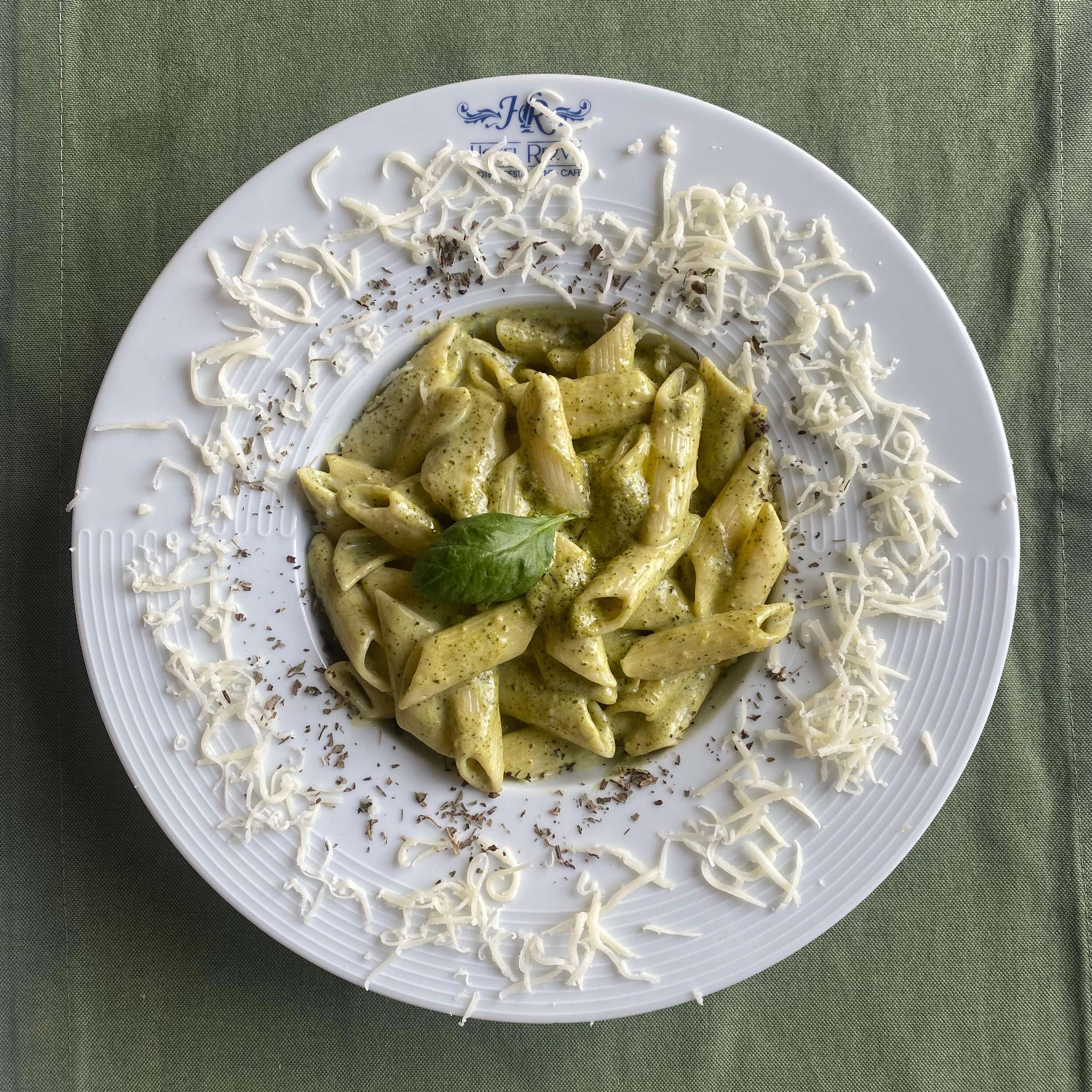Pesto Soslu Makarna