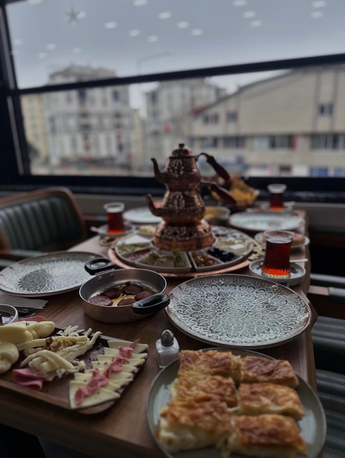 Serpme Kahvaltı