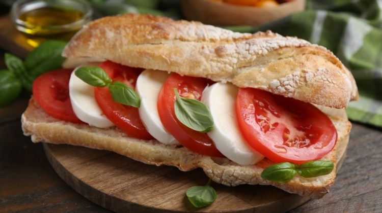 Mozarella Sandviç