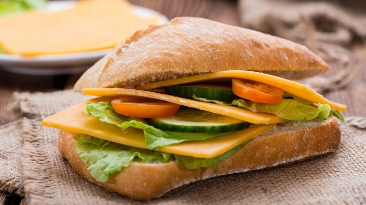 Roast Beef & Cheddar Sandviç