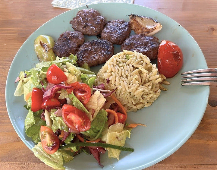 Izgara Köfte / Grilled Meatballs
