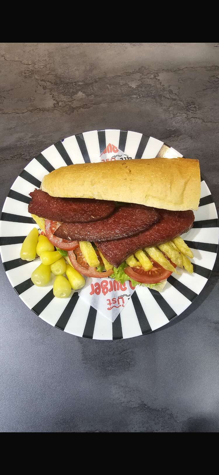 Sucuk ekmek 