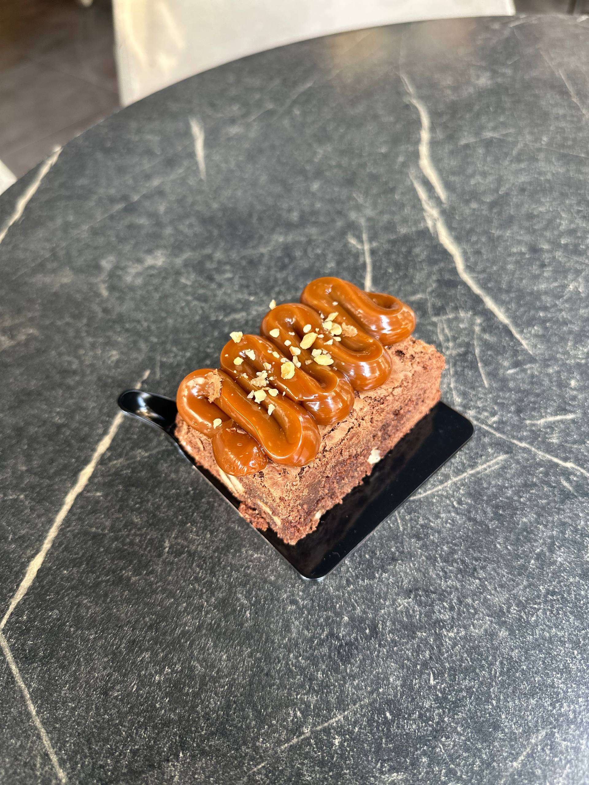 Brownie with salted caramel sauce