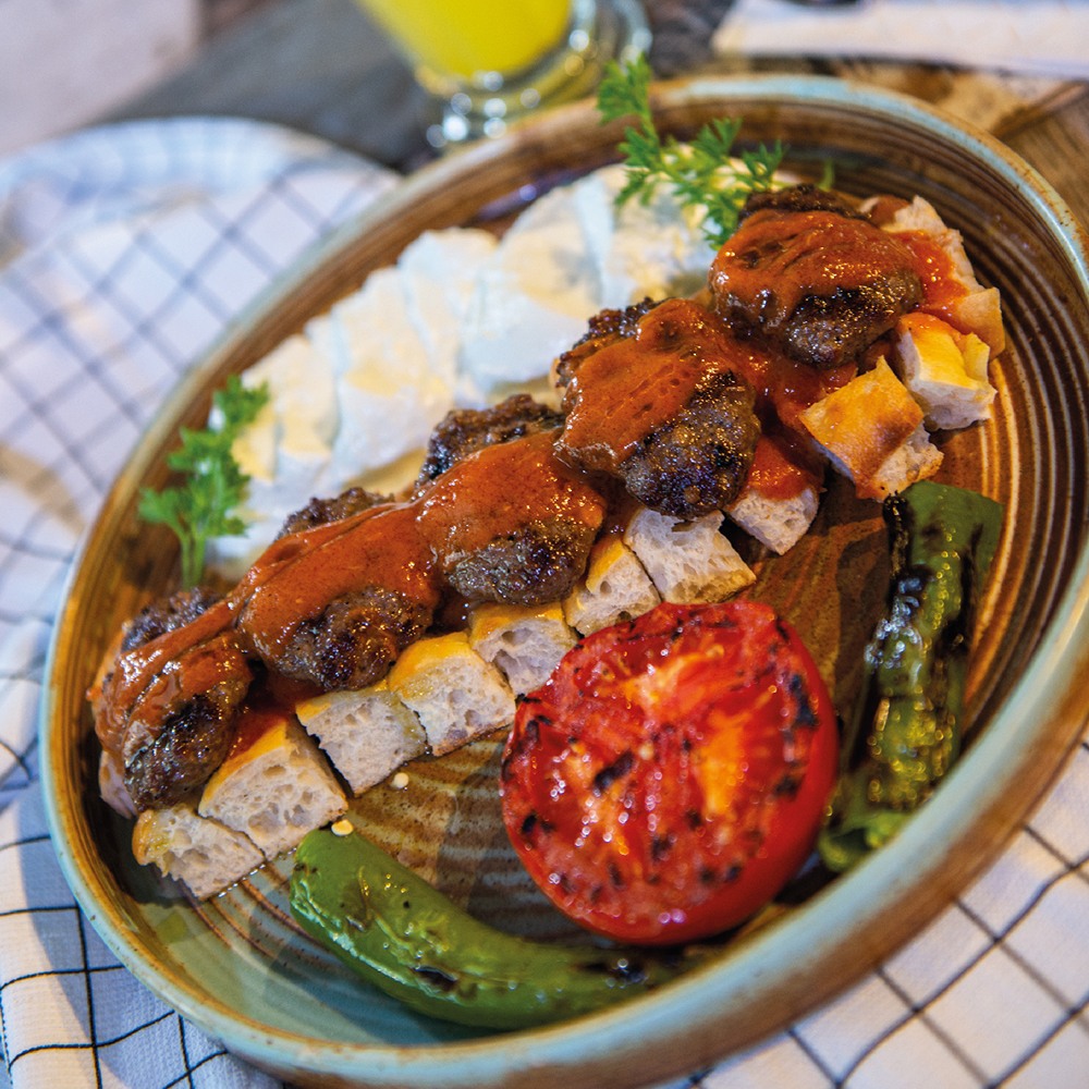 YOĞURTLU KÖFTE