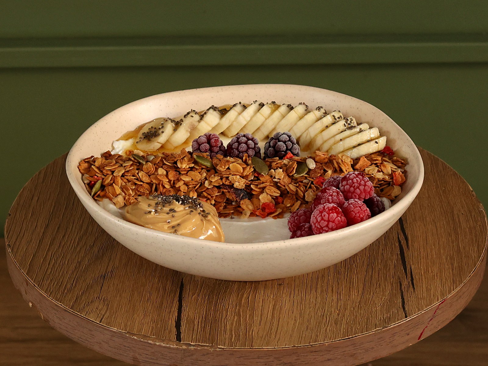 Kırmızı Meyveli Granola (Red Berry Granola)