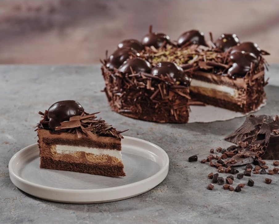 Profiterole Cake