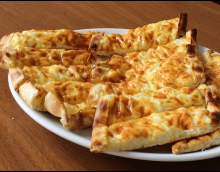 Peynirli Yumurtalı Pide