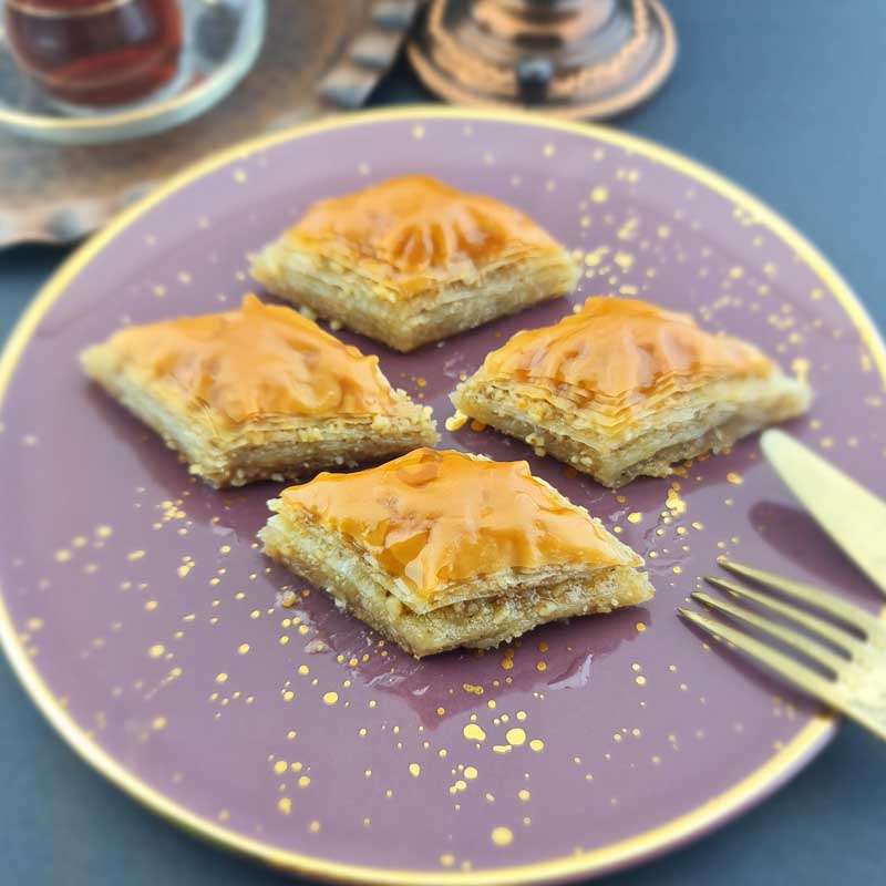 Adet - Cevizli Ev Baklavası